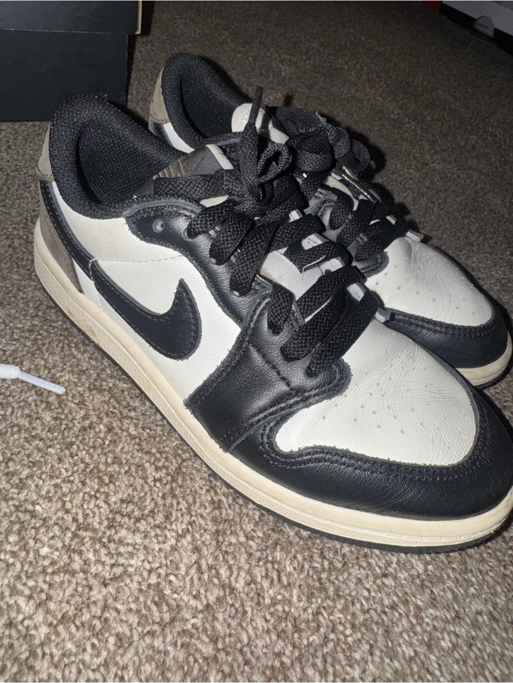 Air Jordan 1 Retro Low OG Mocha Kids Size 2Y FQ5436-102